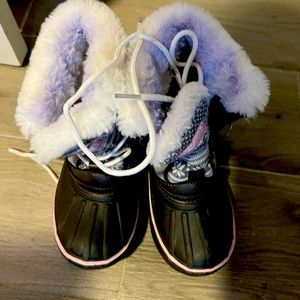 tie winter boots